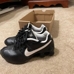 Women’s Nike Shox Classic II. Black/White. Size 7.